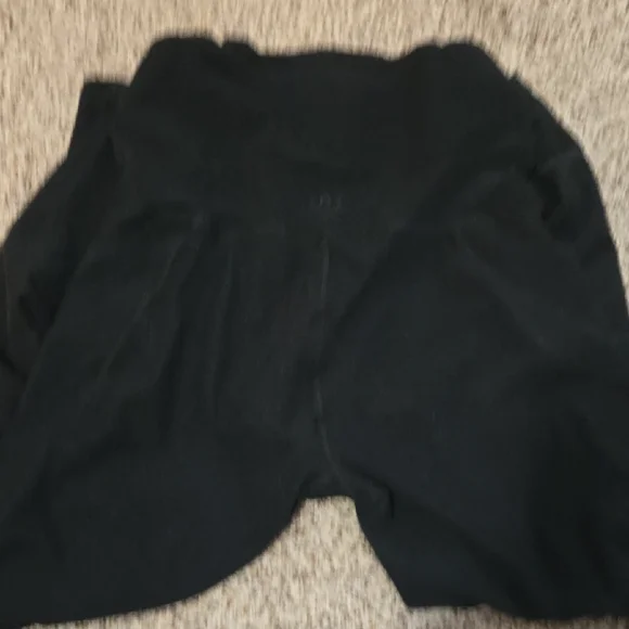 Beyond the Bump Black High-Waisted Leggings - Picture 6 of 7